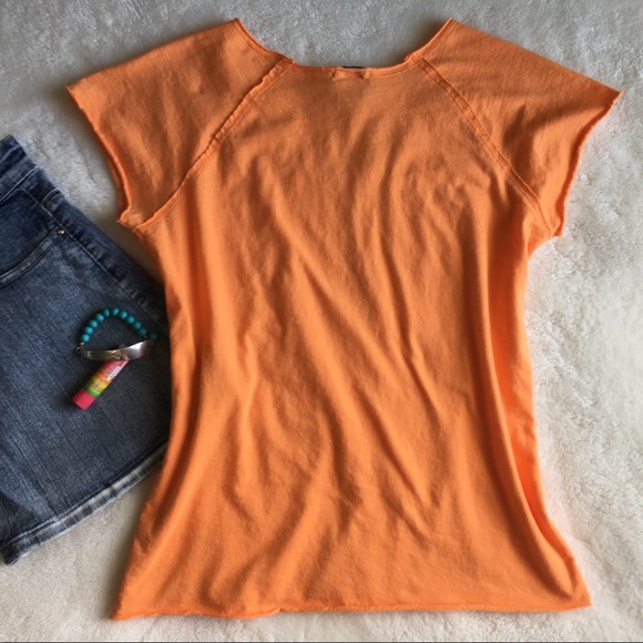 {OLD NAVY} Hula Girl Embellished Graphic Print Tee - Picture 6 of 8